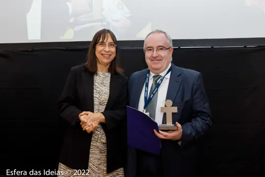 Diaverum CMO Dr Fernando Macario awarded by SPT