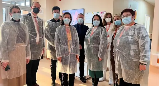 Swedish ambassador to N Macedonia visits Diaverum facilities in Vizbegovo